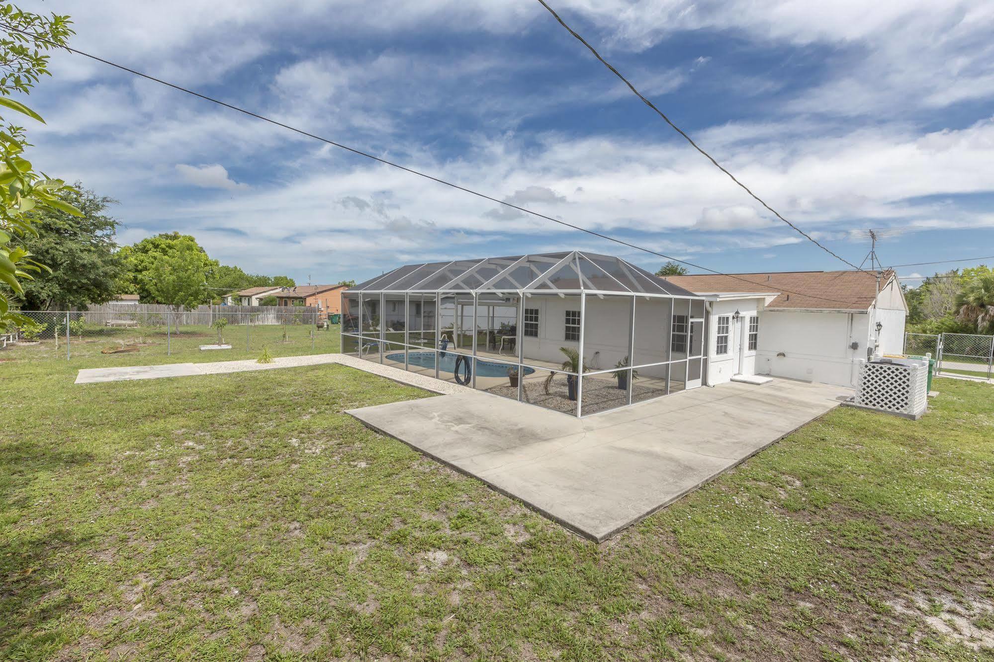 Van Nuys Port Charlotte Luaran gambar